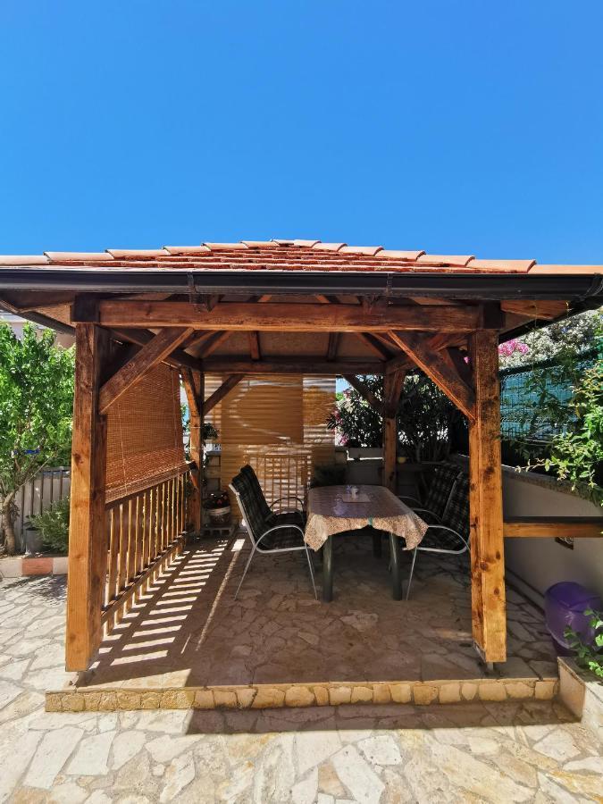Apartmani Trupeljak マンドレ エクステリア 写真