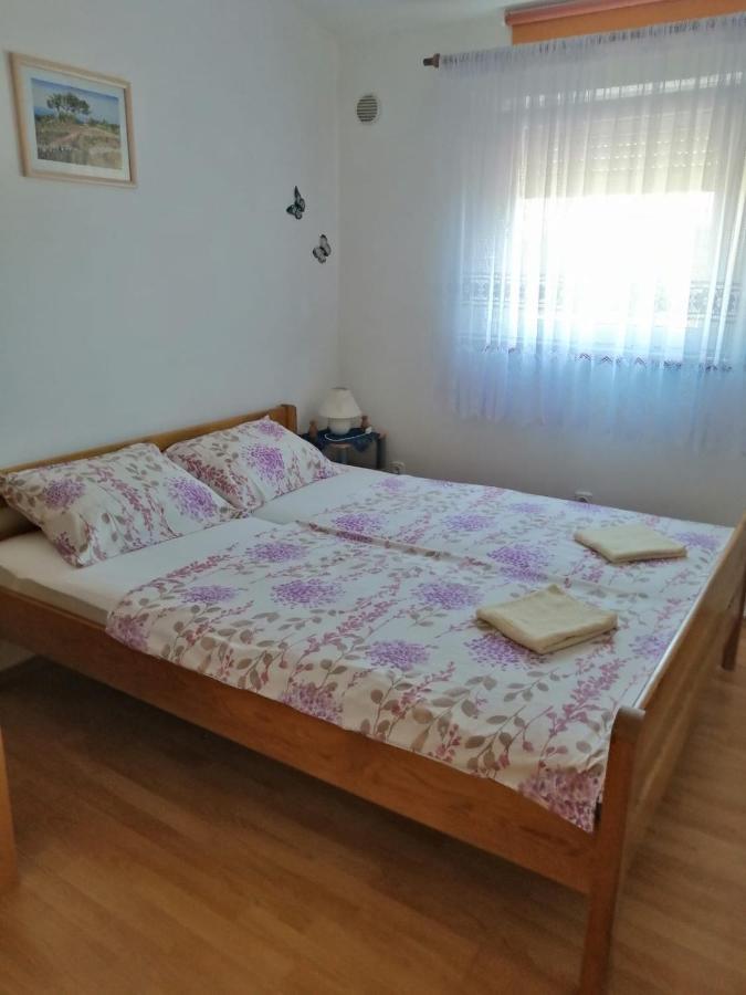 Apartmani Trupeljak マンドレ エクステリア 写真