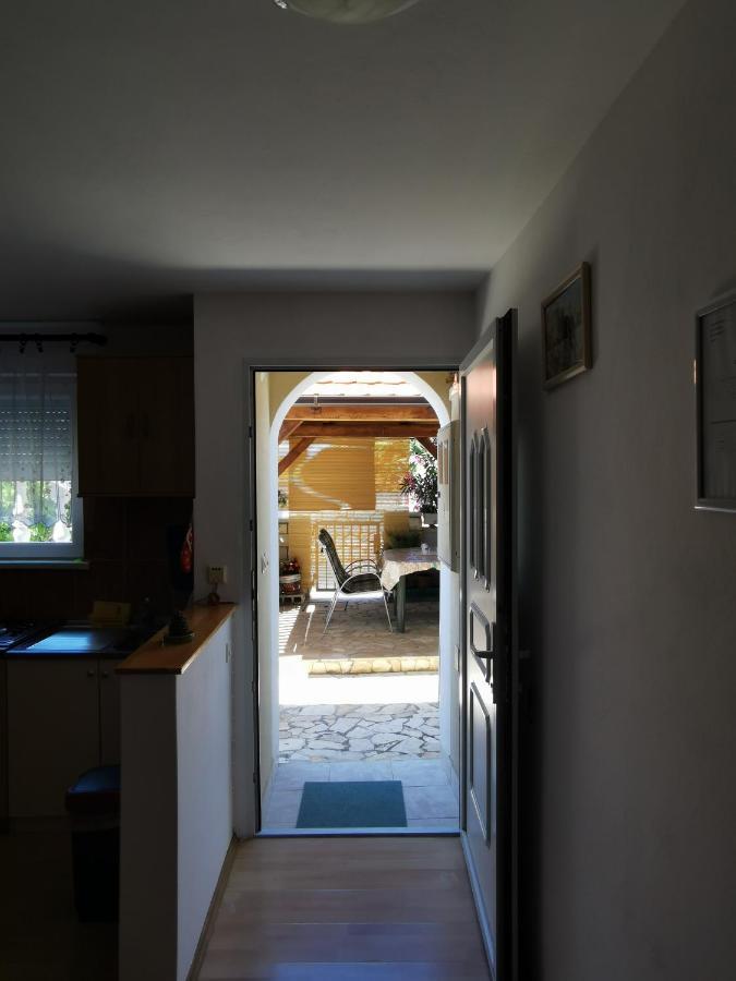 Apartmani Trupeljak マンドレ エクステリア 写真