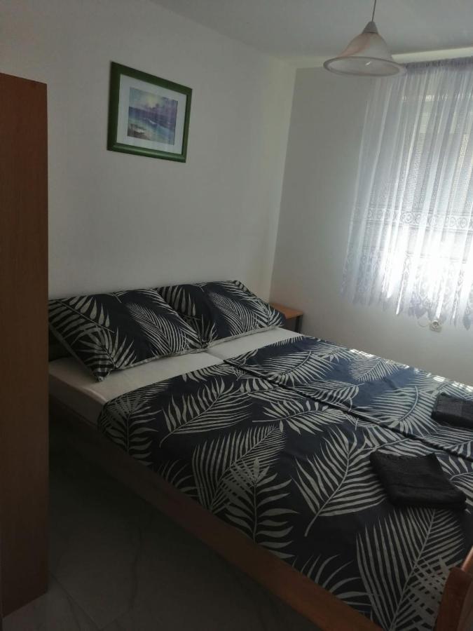 Apartmani Trupeljak マンドレ エクステリア 写真