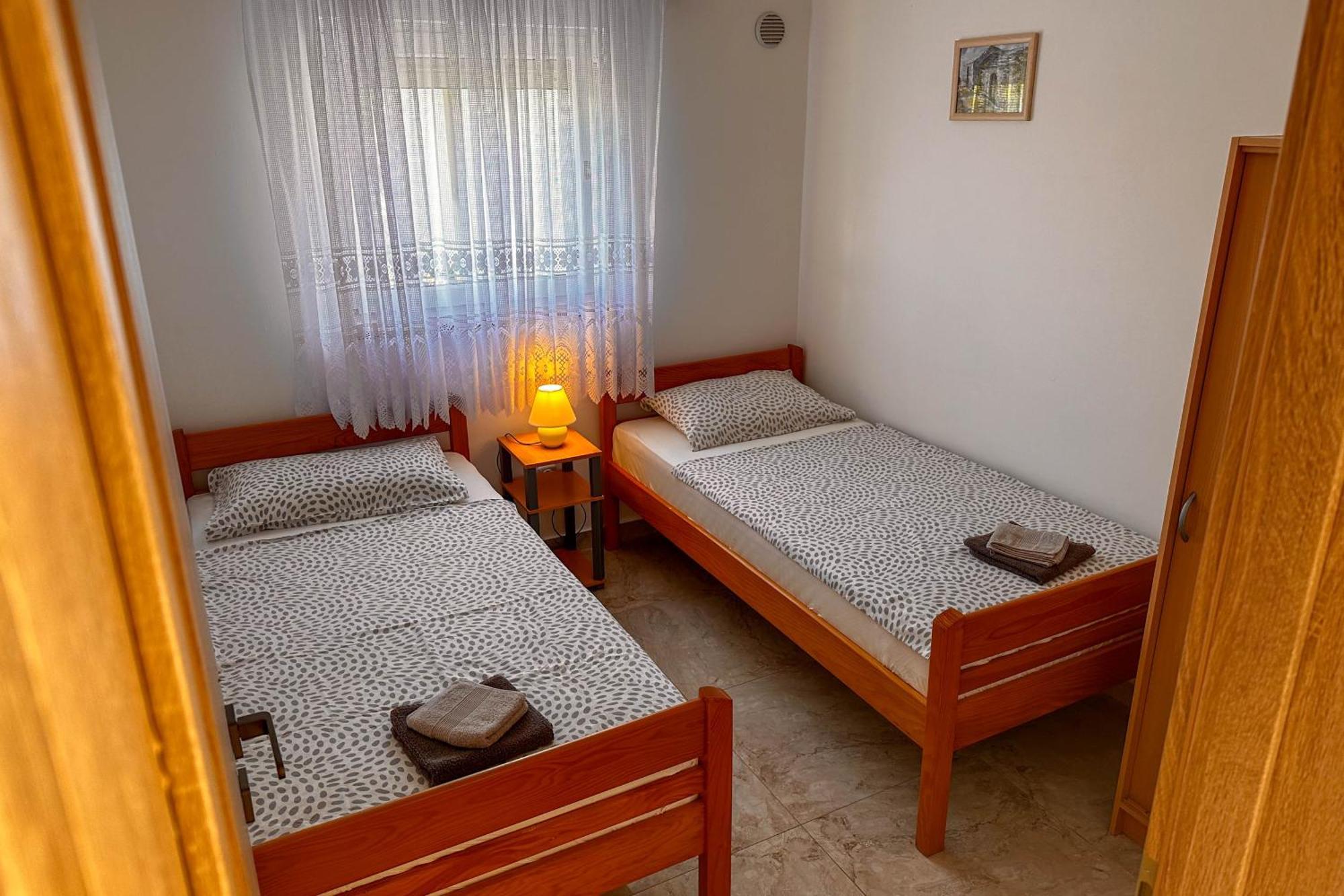 Apartmani Trupeljak マンドレ 部屋 写真
