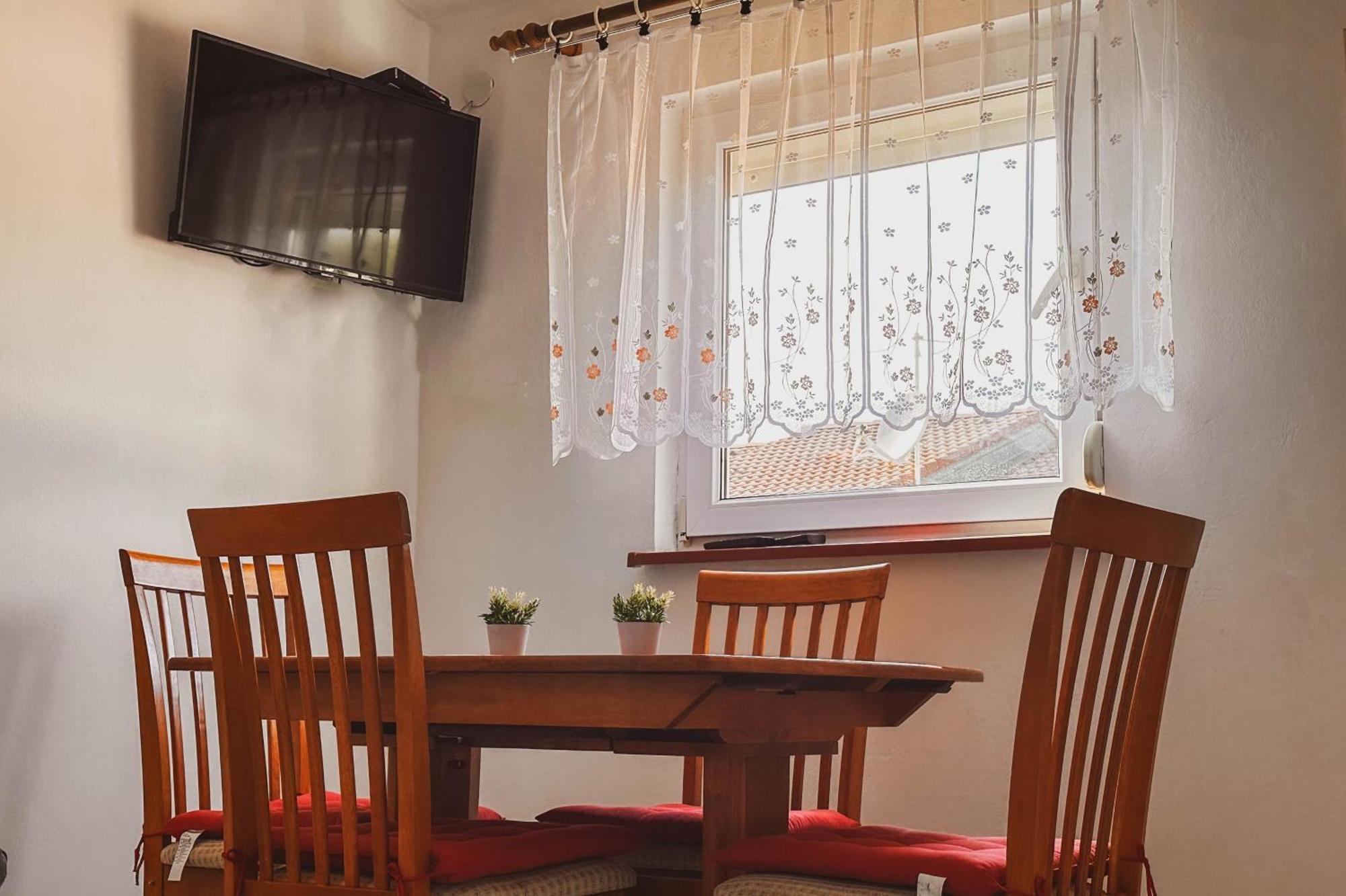 Apartmani Trupeljak マンドレ 部屋 写真